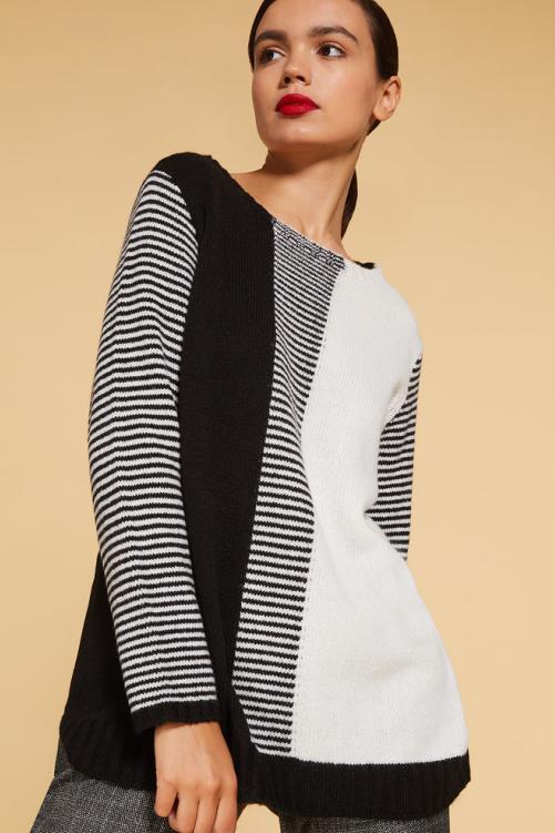 Чорно-білий светр