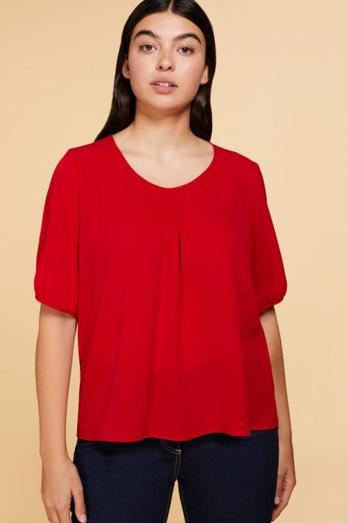 Красная блуза из шифона 
